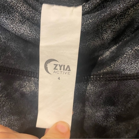 ZYIA 2 Piece Set Active Gray Stonewashed 7/8 Tight Leggings and Sports Bra - Picture 14 of 15